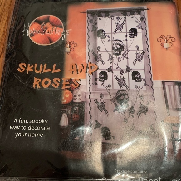 Home Stuffings Roses & Skulls Panel - Picture 1 of 5